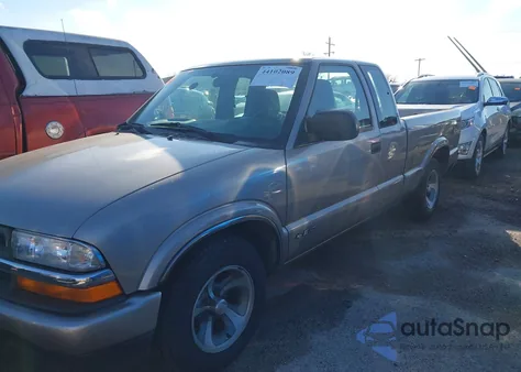 2000 Chevrolet S-10 Ls z USA, uszkodzony, nr VIN 1GCCS19W1YK115050